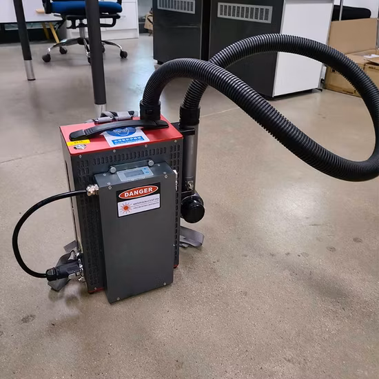 50W 100W 200W Mopa Импульсная лазерная чистка рюкзака для удаления ржавчины для удаления краски